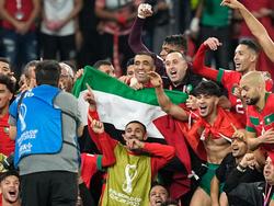 Marokkos Mannschaft feierte den Sieg gegen Spanien mit einer palästinensischen Flagge
