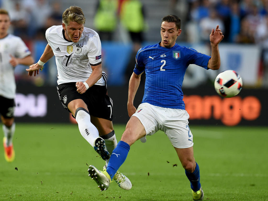Bastian Schweinsteiger (l.) wird gegen Frankreich von Beginn an spielen Bastian Schweinsteiger (l.) wird gegen Frankreich von Beginn an spielen