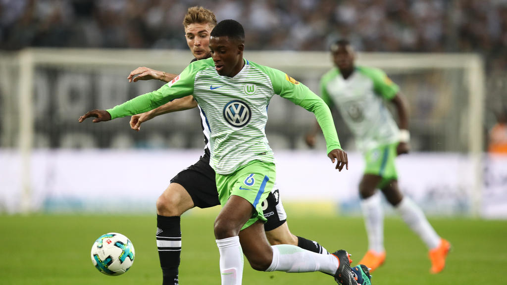 Riechedly Bazoer wird vom VfL Wolfsburg für eine Saison an den portugiesischen Meister FC Porto ausgeliehen