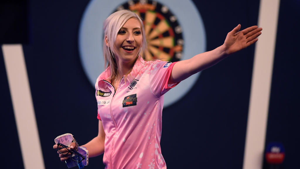Tritt bei der Promi-Darts-WM an: Fallon Sherrock Tritt bei der Promi-Darts-WM an: Fallon Sherrock