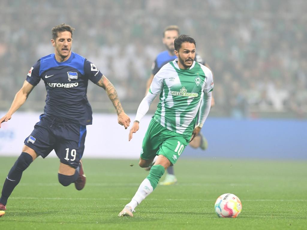 Werder-Profi Leonardo Bittencourt (r) muss mit den Bremern bei Hertha BSC antreten Werder-Profi Leonardo Bittencourt (r) muss mit den Bremern bei Hertha BSC antreten