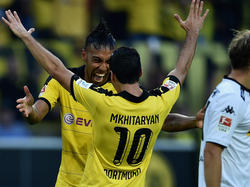 Aubameyang y Mkhitaryan celebran el tercer tanto del Dortmund. (Foto: BVB)