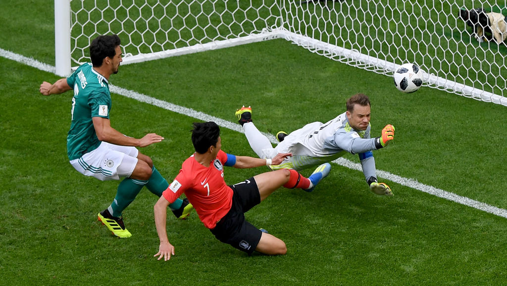 Manuel Neuer bügelt seinen eigenen Patzer aus