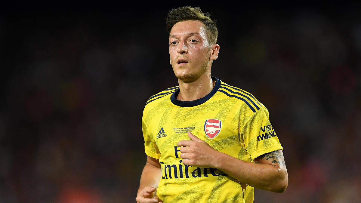 Der Vertrag von Mesut Özil bei Arsenal läuft noch bis 2021 Der Vertrag von Mesut Özil bei Arsenal läuft noch bis 2021