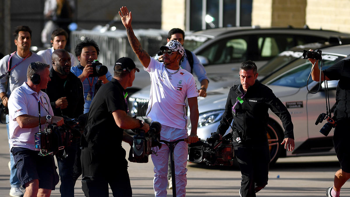 Lewis Hamilton ist sechsfacher Formel-1-Weltmeister Lewis Hamilton ist sechsfacher Formel-1-Weltmeister