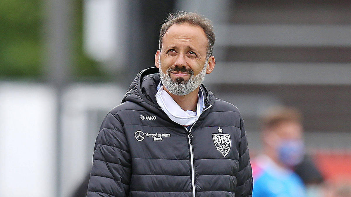 VfB-Coach Pellegrino Matarazzo hat mit seinem Team den Neustart verpatzt VfB-Coach Pellegrino Matarazzo hat mit seinem Team den Neustart verpatzt
