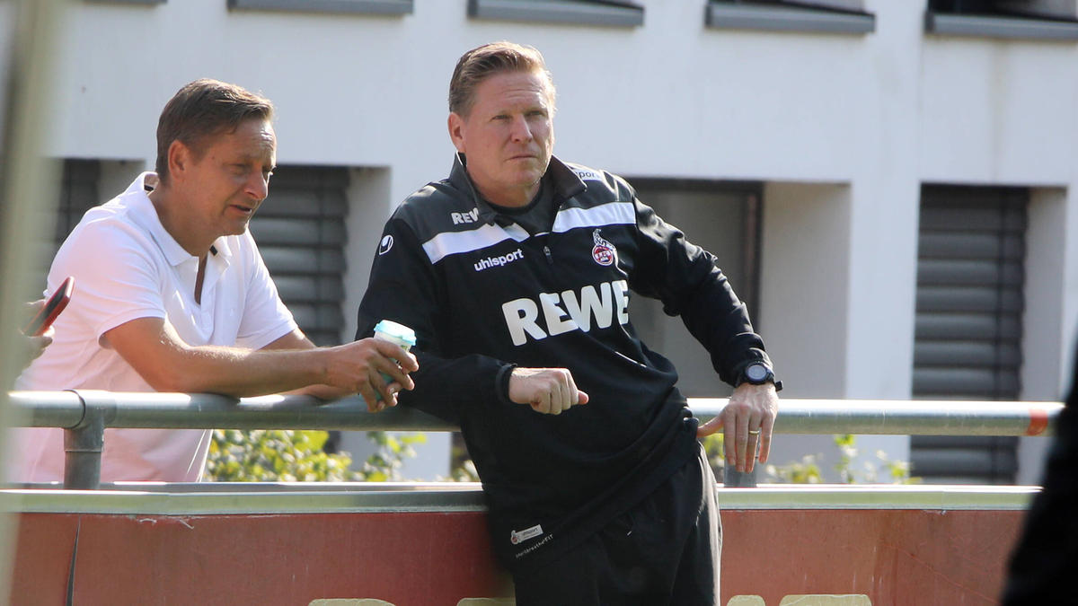 Horst Heldt (l.) hat beim 1. FC Köln noch viel Arbeit vor sich Horst Heldt (l.) hat beim 1. FC Köln noch viel Arbeit vor sich