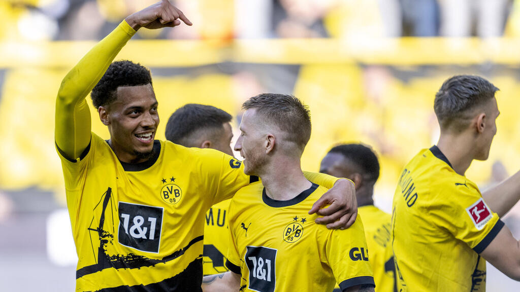 Marco Reus (M.) war mit einem Tor und zwei Vorlagen einer der überragenden Akteure beim BVB Marco Reus (M.) war mit einem Tor und zwei Vorlagen einer der überragenden Akteure beim BVB