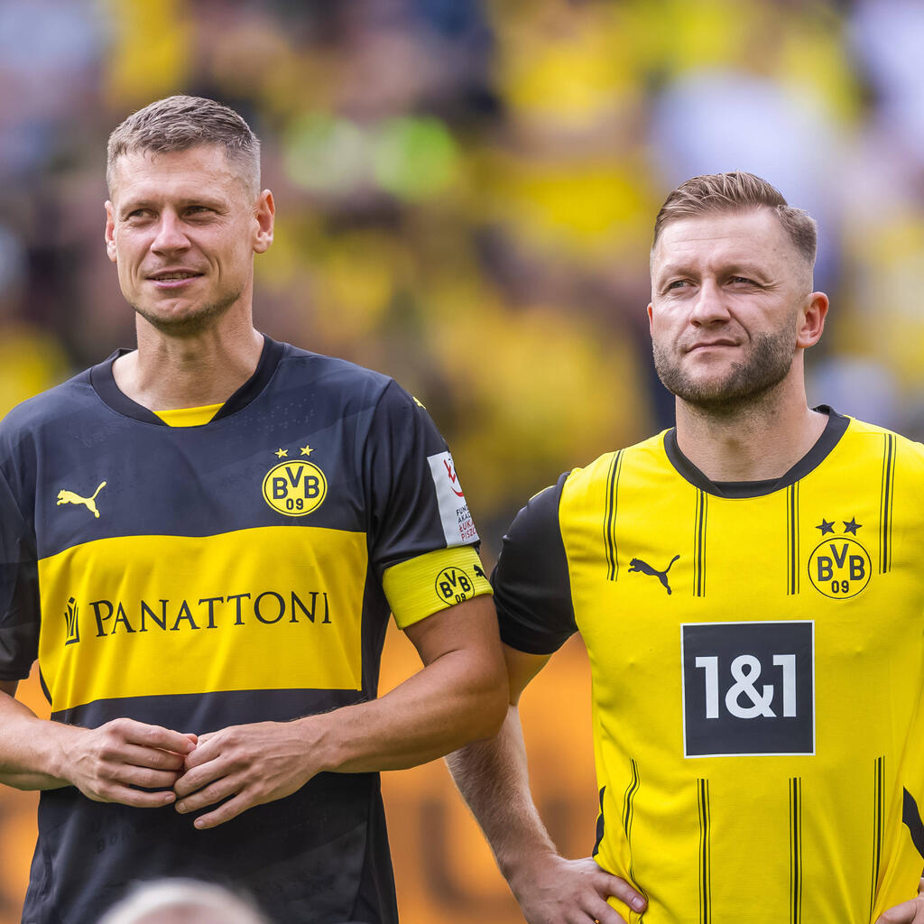 The images of "Farewell game" at BVB