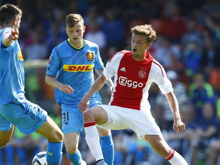 Lucas Andersen kreeg in de voorbereiding de kans bij AFC Ajax. Hij lijkt nu buiten de boot te vallen. De Deen maakt geen deel uit van de selectie dat het opneemt tegen Rapid Wien. (10-07-2015)
