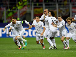 Tras el tanto de Ronaldo cundió la locura entre los blancos. (Foto: Getty)