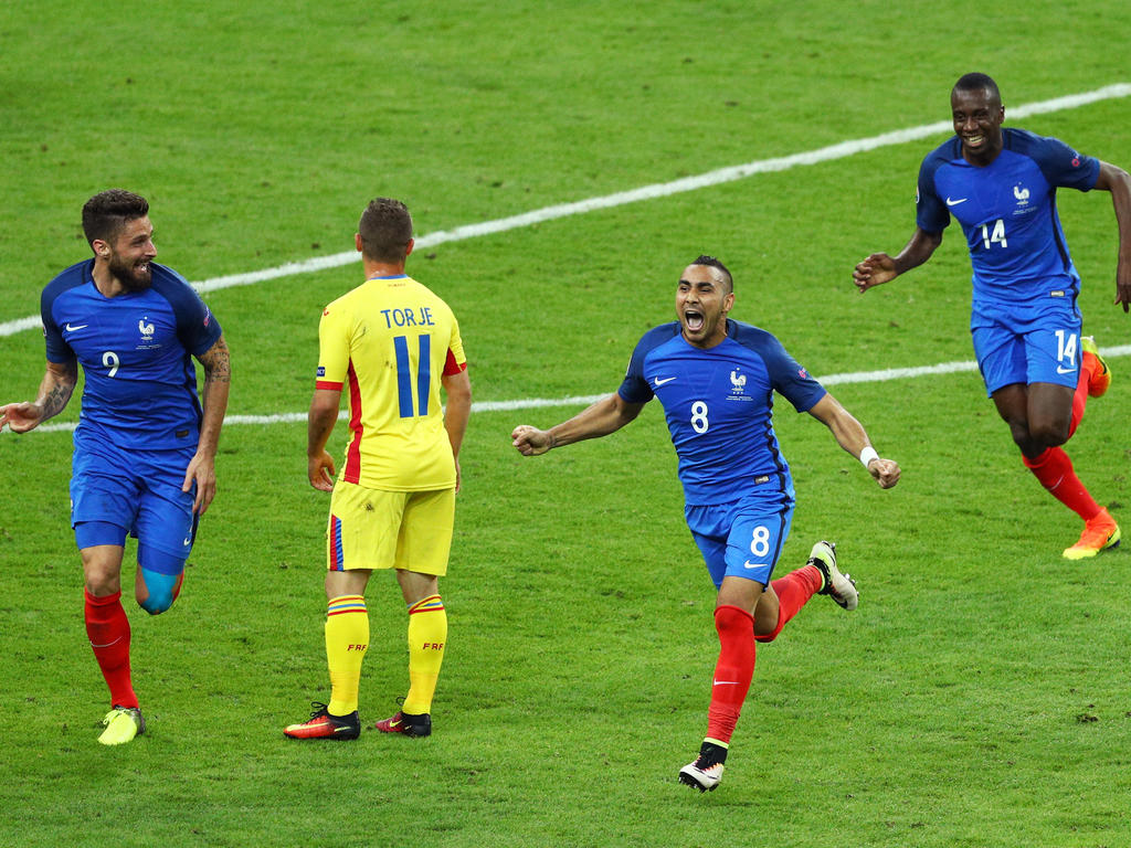 Dimitri Payet (número 8) resolvió el debut de Francia ante Rumanía. (Foto: Getty)