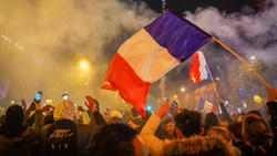 Tausende Franzosen begrüßten Les Bleus zurück in Paris