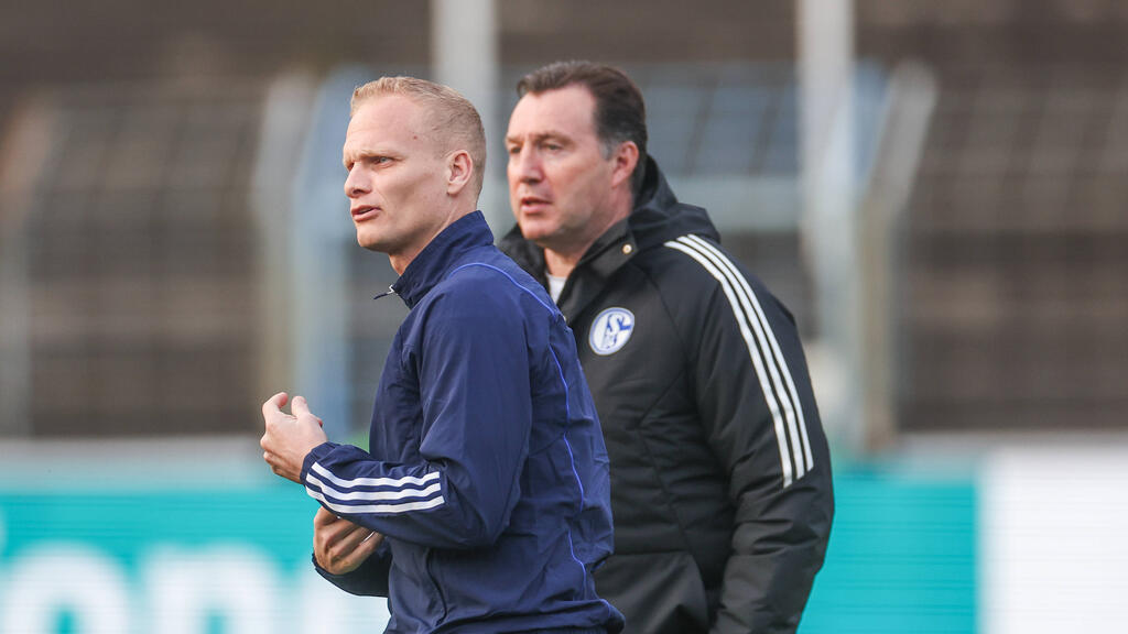 Trainer Karel Geraerts steht bei den Spielers des FC Schalke 04 angeblich weiter in der Kritik