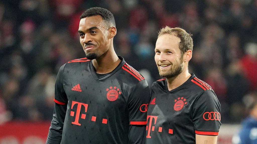 Ex-Bayern-Star Daley Blind (rechts) wird beim FC Girona in Spanien gehandelt Ex-Bayern-Star Daley Blind (rechts) wird beim FC Girona in Spanien gehandelt