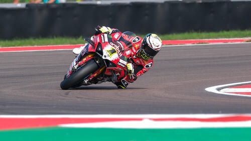 Alvaro Bautista kam in Aragon als Erster ins Ziel