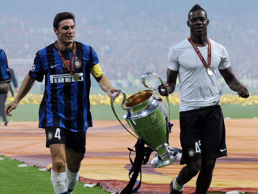 Gemeinsam ganz oben: Zanetti und Balotelli gewannen 2010 mit Inter die Champions League