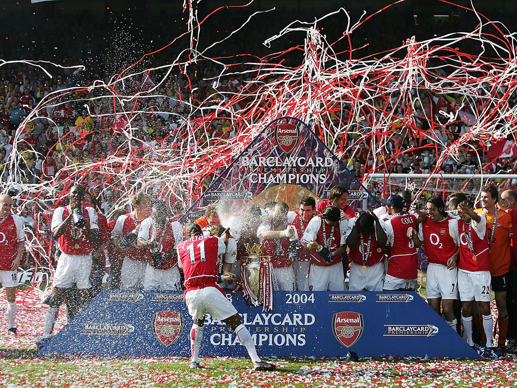 Der FC Arsenal feiert ungeschlagen die englische Meisterschaft 2004