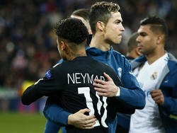 Neymar (l.) könnte zur neuen Saison ein geniales Duo mit Cristiano Ronaldo bilden