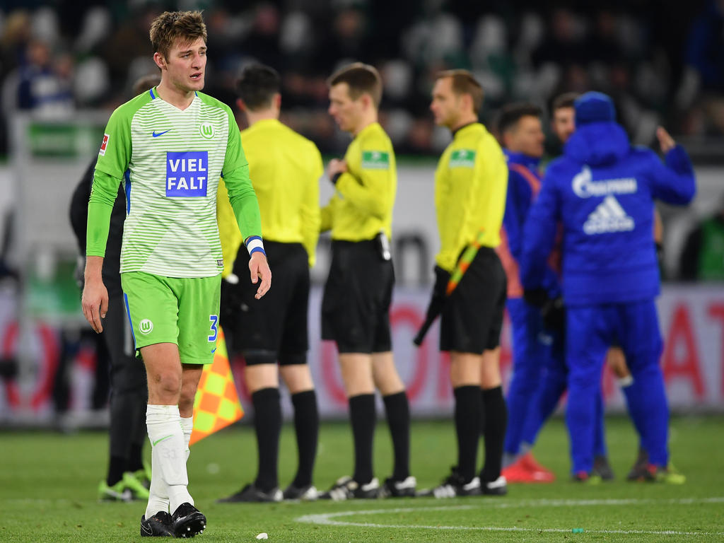 Pechvogel Robin Knoche (l.) war nach der Niederlage gegen Schalke 04 enttäuscht