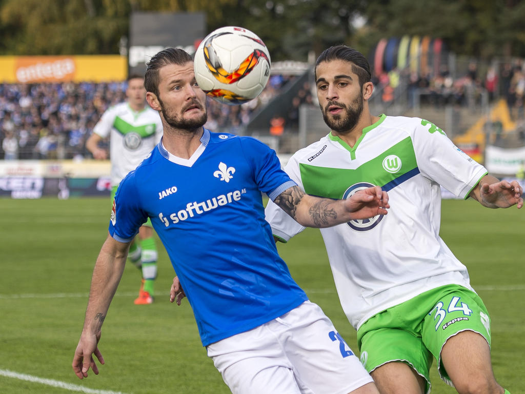 Marcel Heller (l.) wechselt ablösefrei von Darmstadt 98 zum FC Augsburg