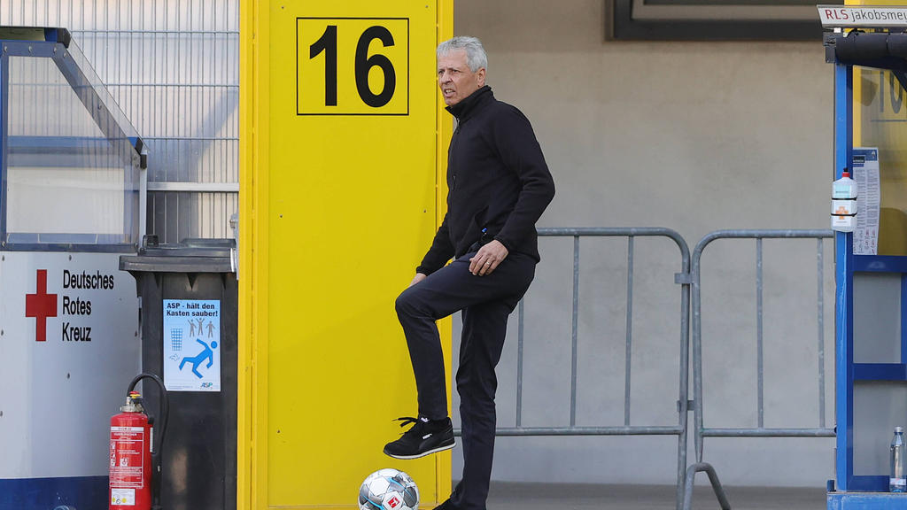 Lucien Favre stellt den BVB auf die Partie gegen Hertha BSC ein