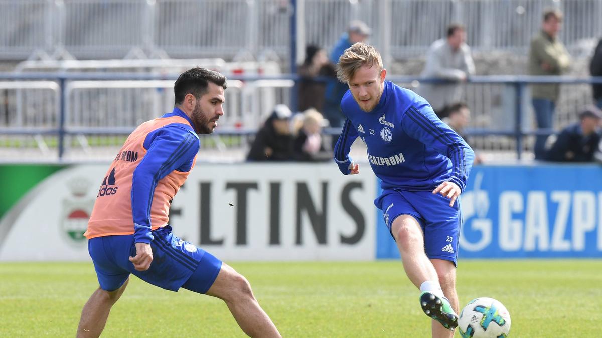 Teuchert (r.) und Insua verlassen den FC Schalke 04 Teuchert (r.) und Insua verlassen den FC Schalke 04