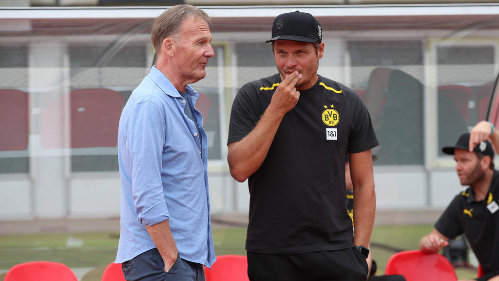 Hans-Joachim Watzke (l.) sieht den BVB für die kommende Saison gut aufgestellt
