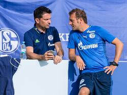 Haben ordentlich Gesprächsbedarf: Christian Heidel (l.) und Trainer Markus Weinzierl