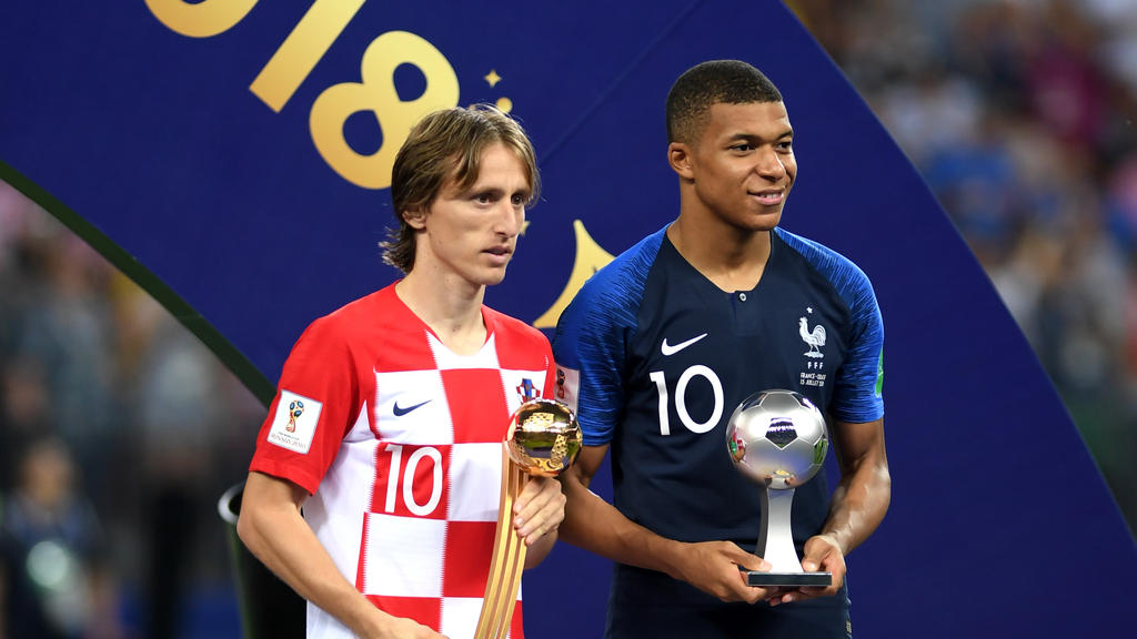 Luka Modric (li.) wurde mit dem Goldenen Ball für den besten Spieler der Fußball-WM ausgezeichnet