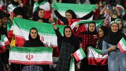 Auserwählte Frauen durften im Iran ins Stadion