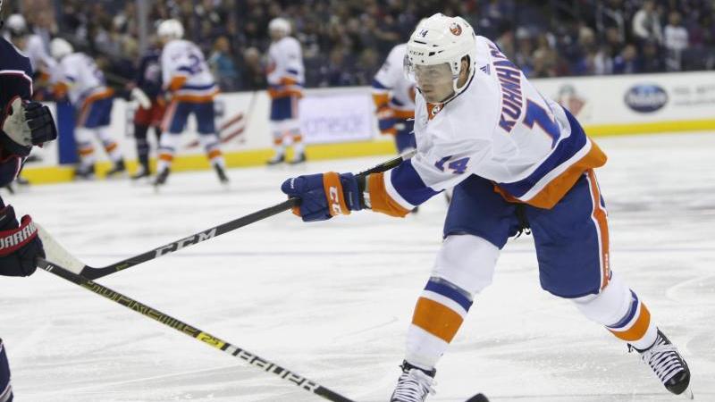 Tom Kühnhackl hat bei den Islanders einen neuen Einjahresvertrag unterschrieben Tom Kühnhackl hat bei den Islanders einen neuen Einjahresvertrag unterschrieben