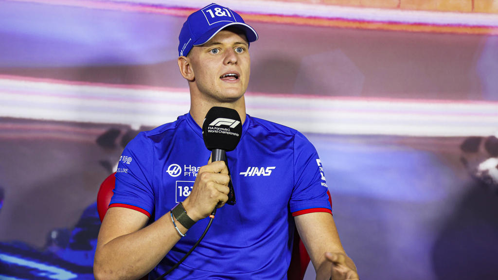 Formel 1 Ferrari-Aus? Mick Schumacher dementiert Berichte nicht und schweigt