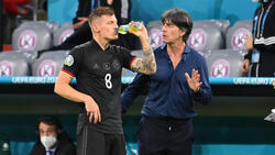 Toni Kroos (l.) und Joachim Löw arbeiteten jahrelang erfolgreich beim DFB zusammen