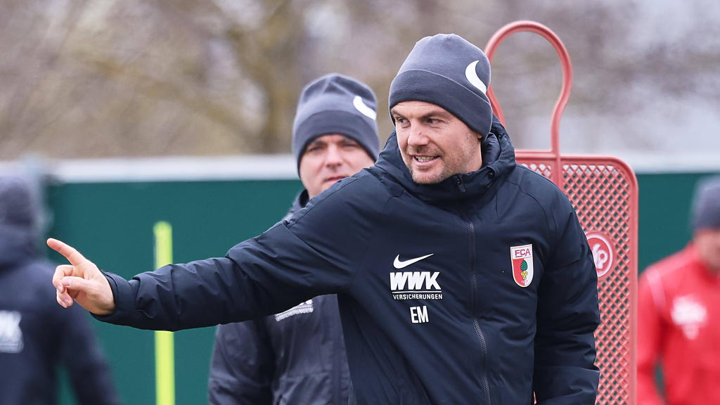 Augsburgs Trainer Enrico Maaßen muss bei RB Leipzig fünf Ausfälle kompensieren Augsburgs Trainer Enrico Maaßen muss bei RB Leipzig fünf Ausfälle kompensieren