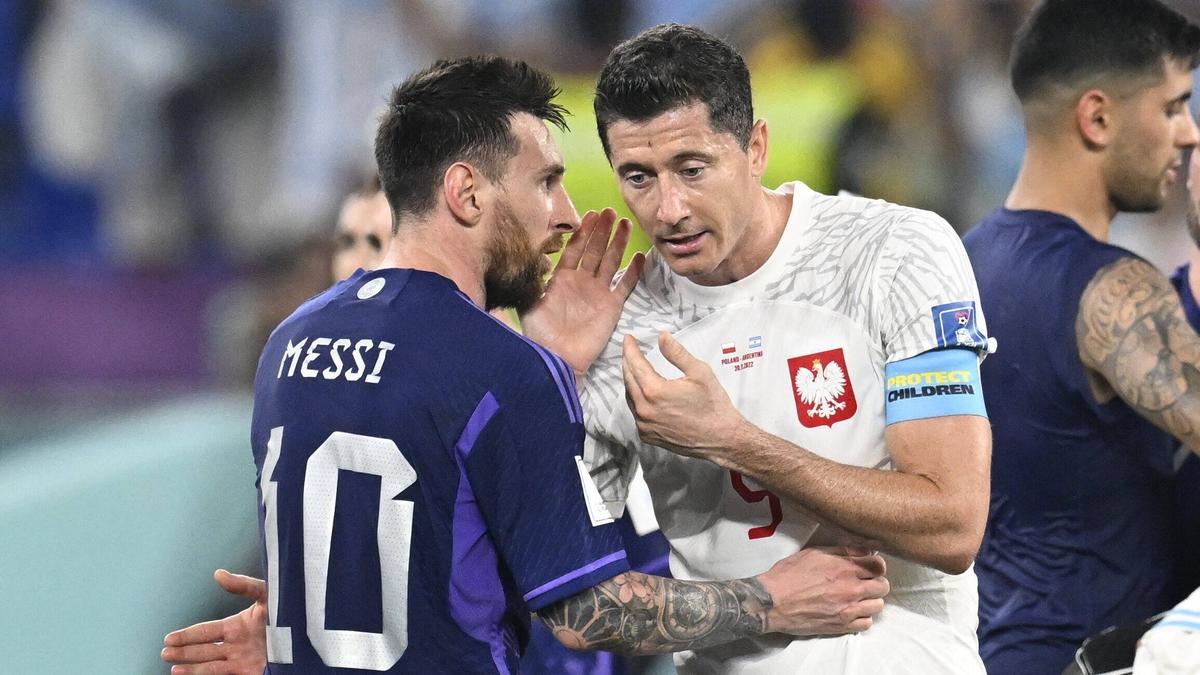Lionel Messi (l.) und Robert Lewandowski bei der WM 2022