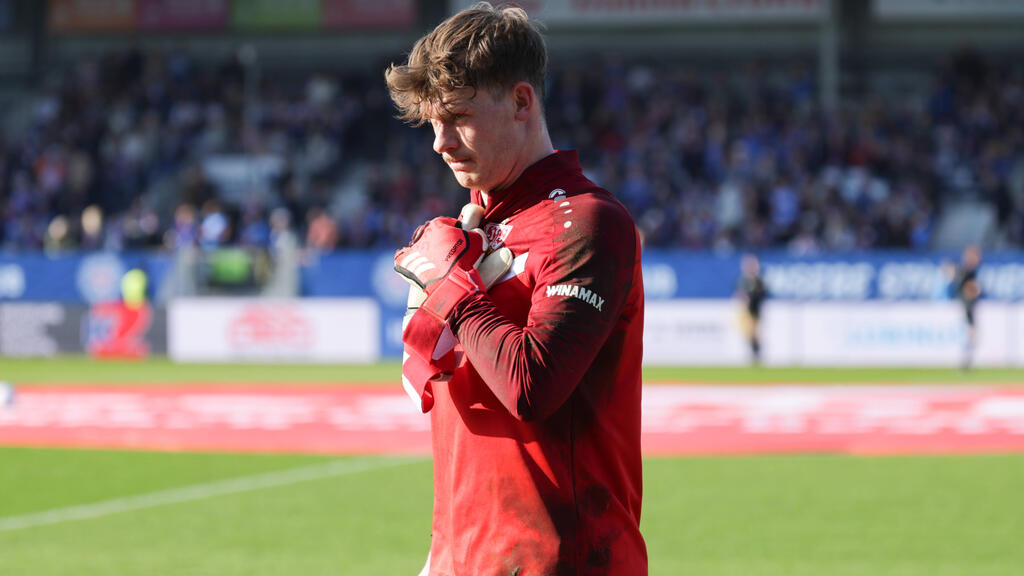 Bis 2026 ist Alexander Nübel vom FC Bayern an den VfB Stuttgart ausgeliehen Bis 2026 ist Alexander Nübel vom FC Bayern an den VfB Stuttgart ausgeliehen