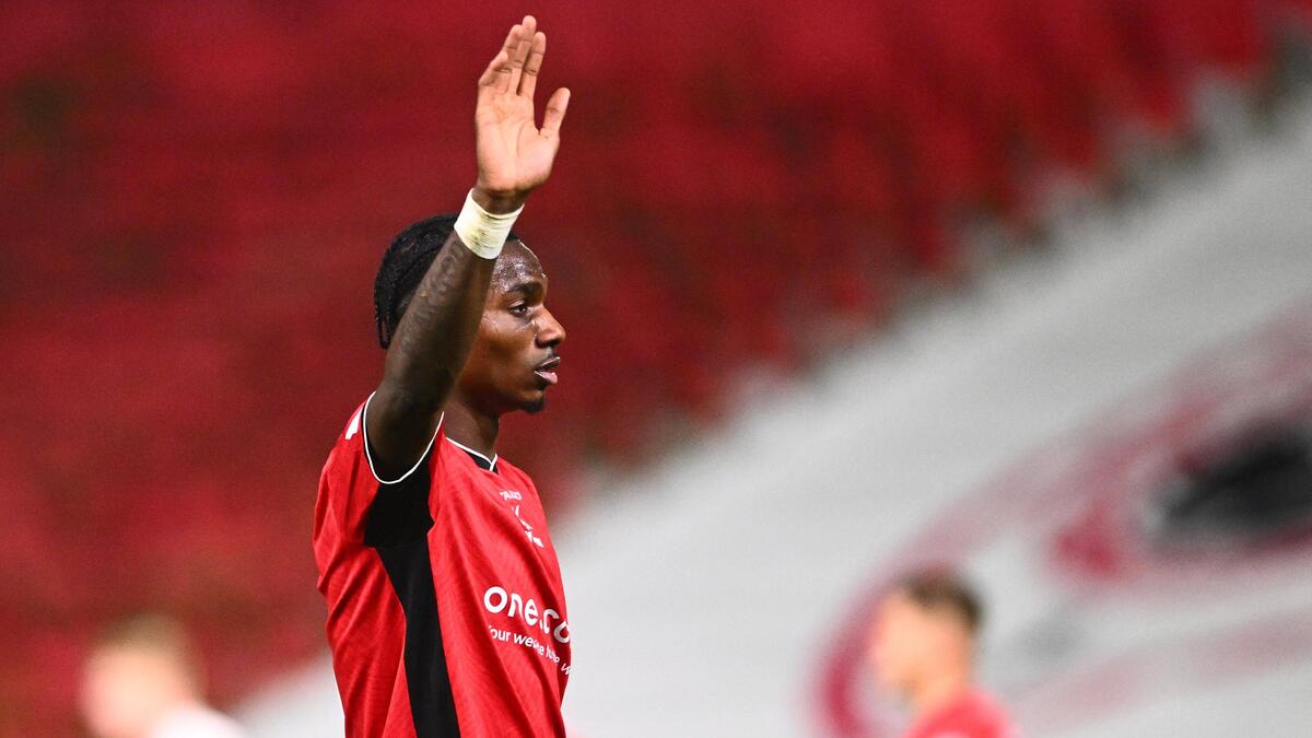 Zieht es Mittelfeldtalent Banzuzi in die Bundesliga?