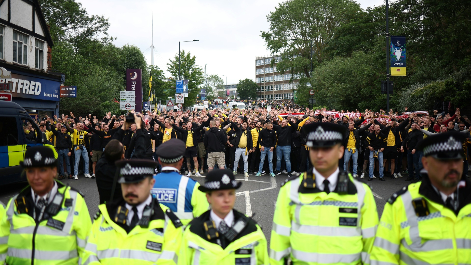 Londoner Polizisten vor dem Finale