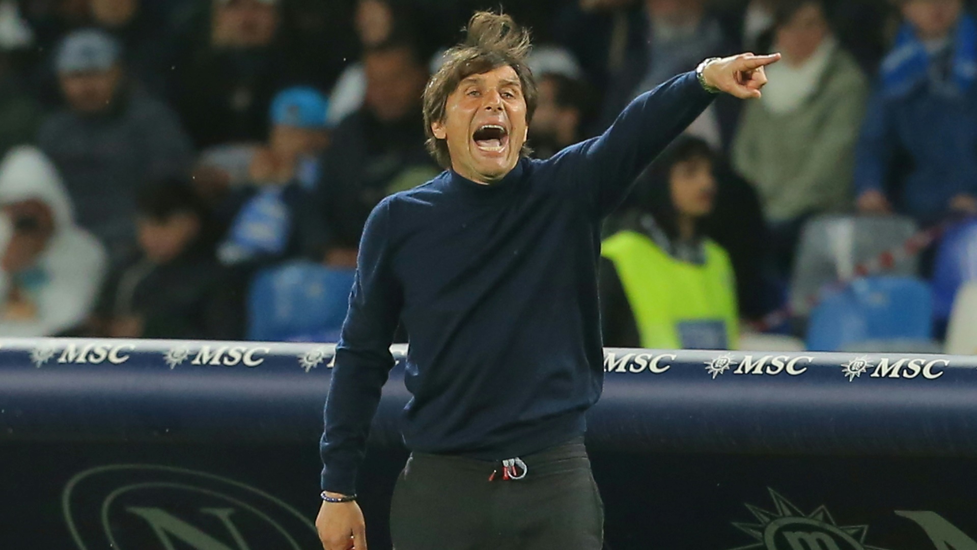 Antonio Conte ist mit der SSC Neapel Meister in Italien geworden Antonio Conte ist mit der SSC Neapel Meister in Italien geworden
