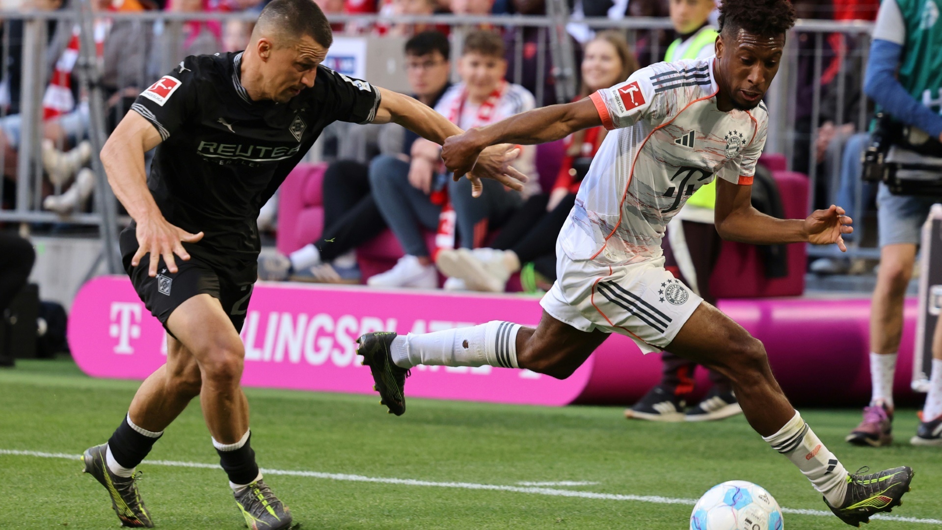 Stefan Lainer (l.) verlässt die Borussia Stefan Lainer (l.) verlässt die Borussia