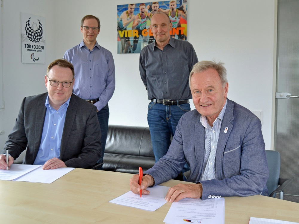 Wird neuer DBS-Generalsekretär: Torsten Burmester (l.) Wird neuer DBS-Generalsekretär: Torsten Burmester (l.)