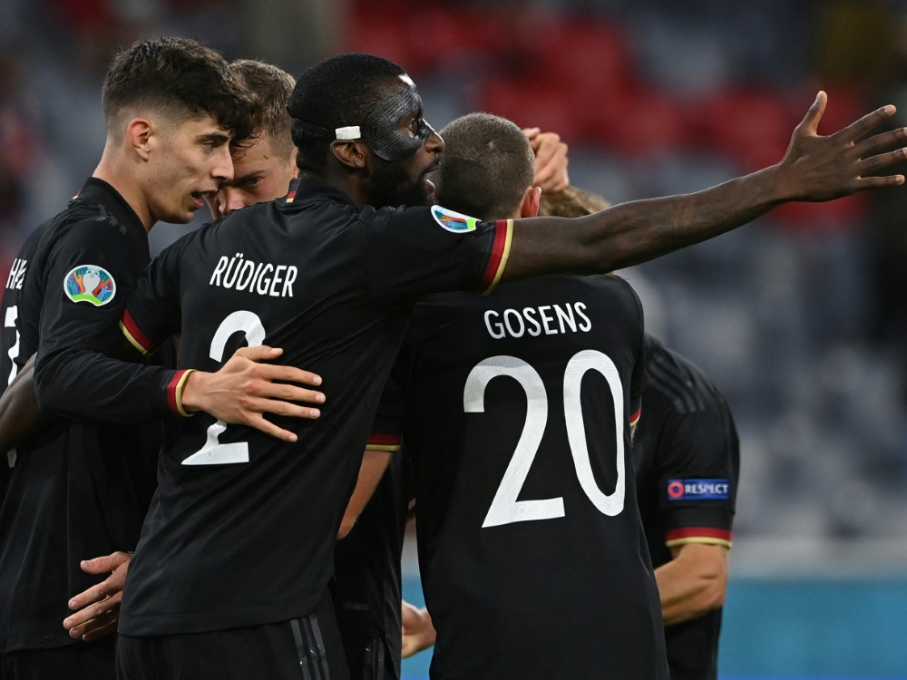 Fußball-Fans glauben an Achtelfinalsieg des DFB-Teams
