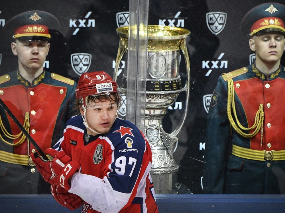 Die KHL teilte mit, dass die Saison weitergespielt werde Die KHL teilte mit, dass die Saison weitergespielt werde