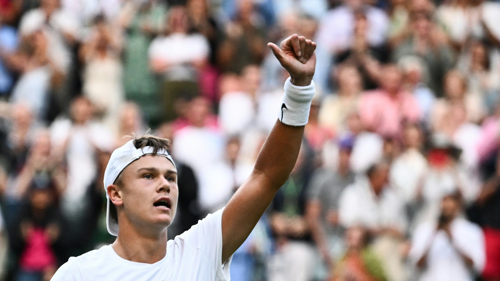 Tennis, Wimbledon Rune nach Startschwierigkeiten im Viertelfinale