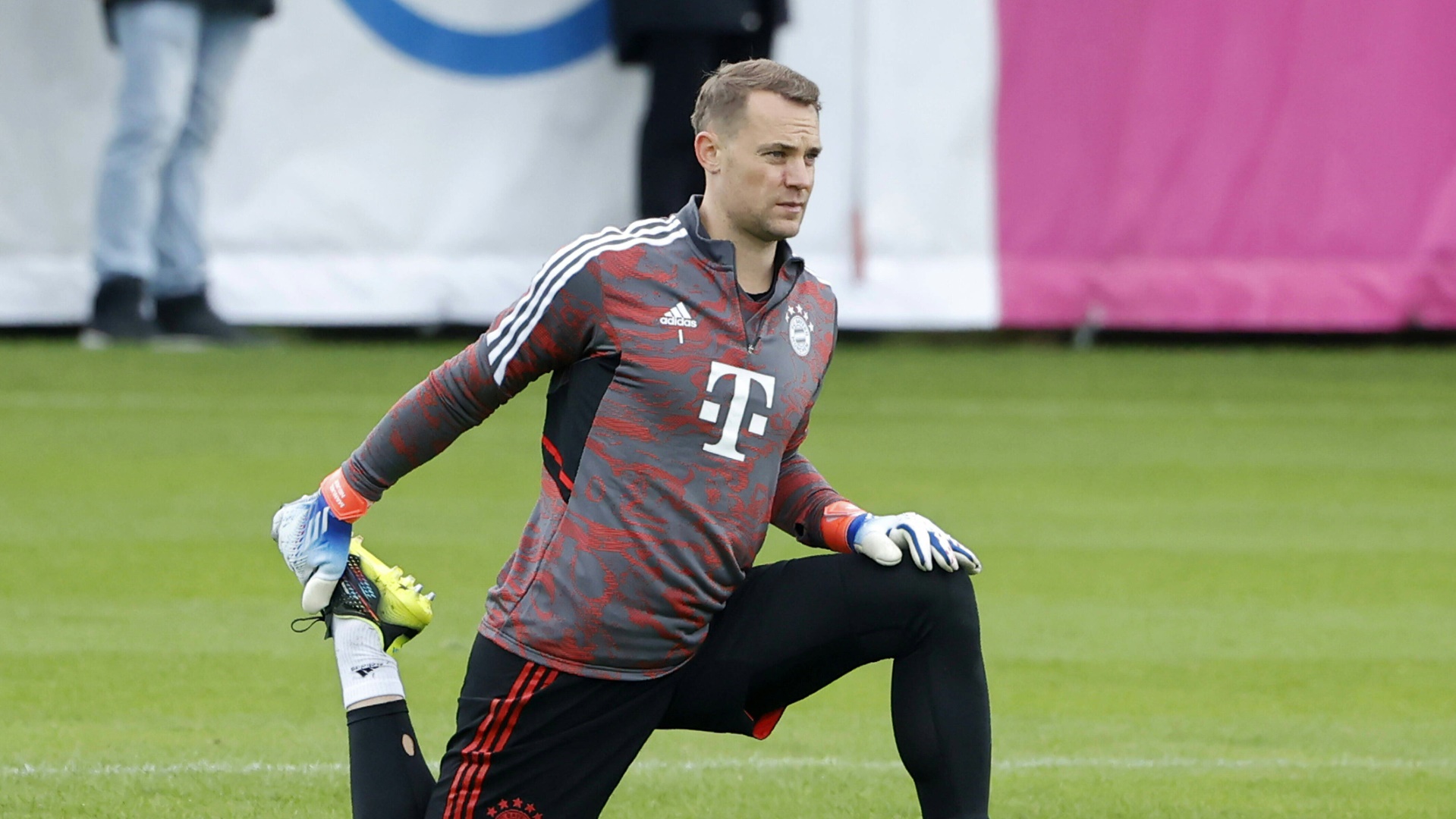 Manuel Neuer vom FC Bayern pocht auf eine baldige Rückkehr Manuel Neuer vom FC Bayern pocht auf eine baldige Rückkehr