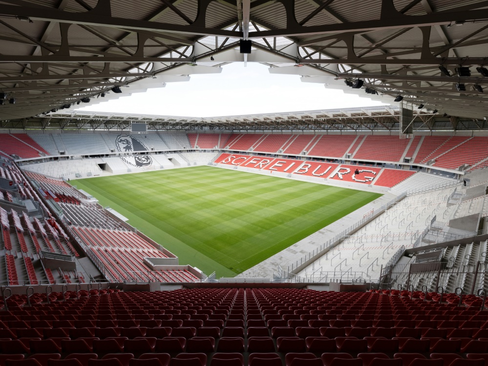 Das neue Freiburger Stadion wurde erfolgreich eingeweiht