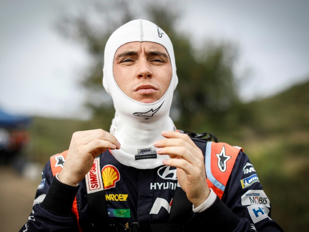 Neuville erobert sich die WM-Spitze von Ogier zurück Neuville erobert sich die WM-Spitze von Ogier zurück