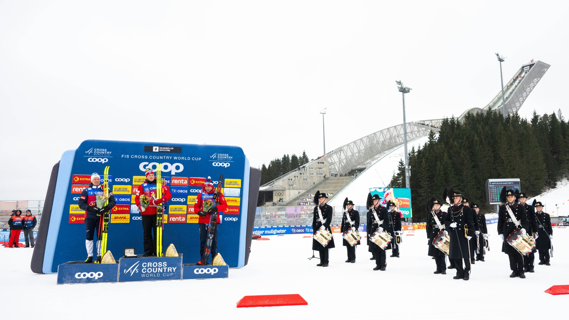 Langlauf-Siegerehrung an der Holmenkollen-Schanze