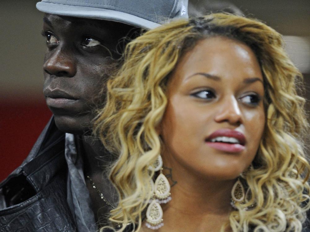 Mario Balotelli und Fanny Neguesha haben sich verlobt Mario Balotelli und Fanny Neguesha haben sich verlobt
